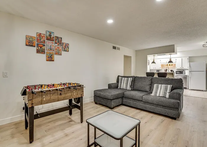 Summer-ready Old Town W/ Pool & Patio Access Ferienhaus
