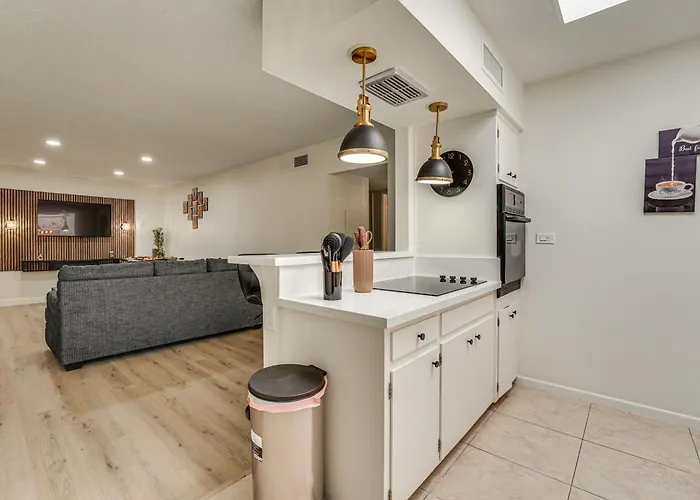 Ferienhaus Summer-ready Old Town W/ Pool & Patio Access *