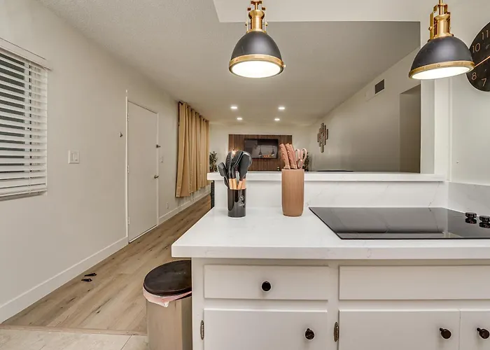 Summer-ready Old Town W/ Pool & Patio Access Ferienhaus