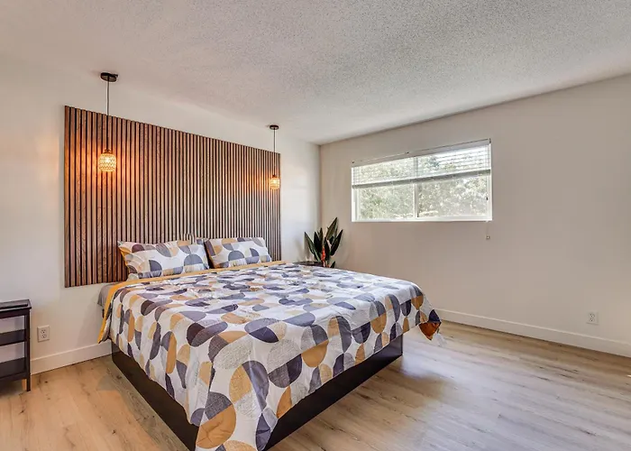 Summer-ready Old Town W/ Pool & Patio Access