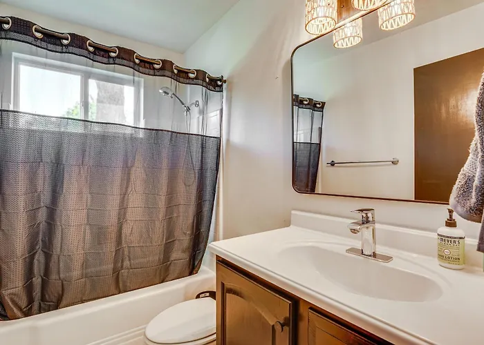 Summer-ready Old Town W/ Pool & Patio Access Scottsdale