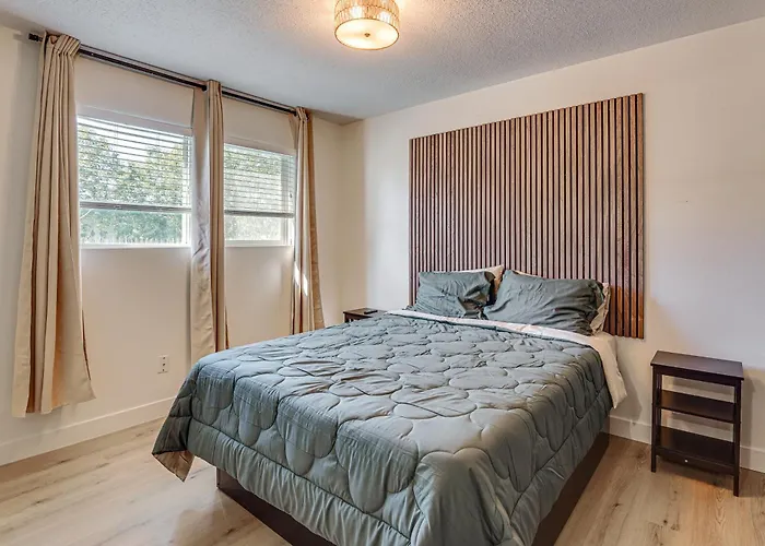 Summer-ready Old Town W/ Pool & Patio Access Ferienhaus